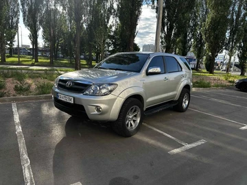 Авто Toyota Fortuner 2007 № 8869921