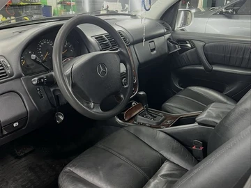 Авто Mercedes Ml Серия 2005 № 8870271