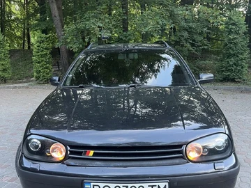 Авто Volkswagen Golf 1999 № 8870396