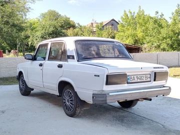 Авто ВАЗ 2105 1995 № 8870958