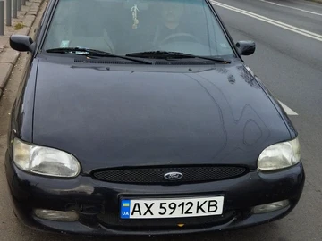 Авто Ford Escort 2000 № 8871029