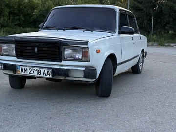 Авто ВАЗ 2107 1988 № 8871118