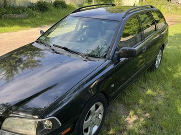 Авто Volvo V40 Kombi 2000 № 8871333