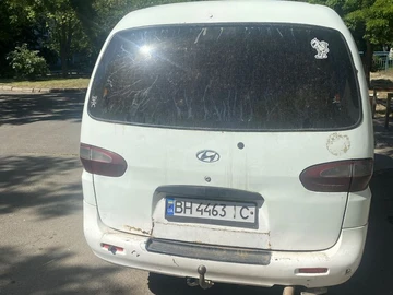 Авто Hyundai H200 1998 № 8871763
