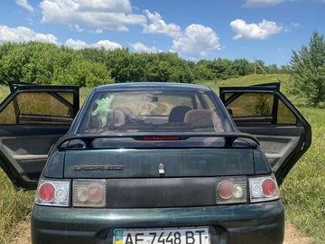 Авто ВАЗ 2110 2001 № 8872197