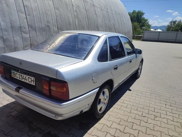 Авто Opel Vectra 1990 № 8872242