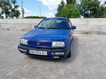 Авто Volkswagen Vento 1994 № 8872412