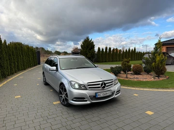 Авто Mercedes 220 2013 № 8872429