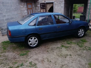Авто Opel Vectra 1988 № 8872797