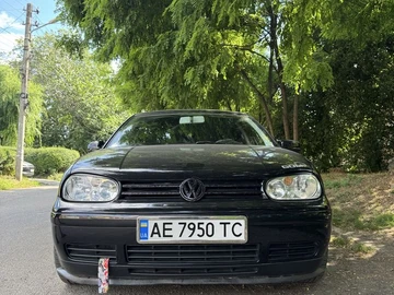 Авто Volkswagen Golf 2000 № 8872879