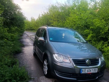 Авто Volkswagen Touran 2009 № 8873054