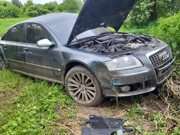 Авто Audi S8 2010 № 8873455