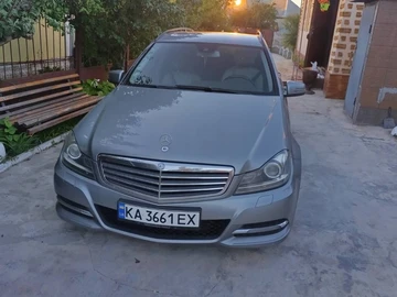 Авто Mercedes 220 2013 № 8874078