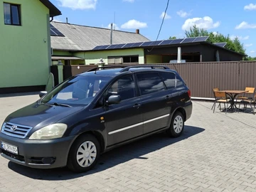 Авто Toyota Avensis Verso 2003 № 8874230