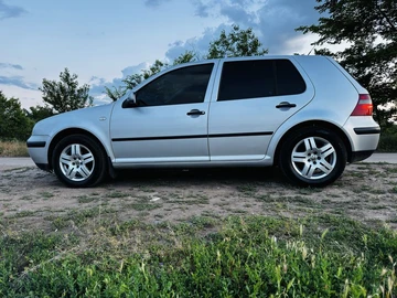 Авто Volkswagen Golf 2003 № 8874284