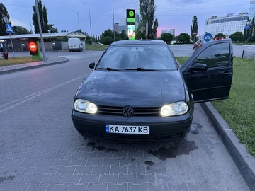 Авто Volkswagen Golf 2000 № 8874699