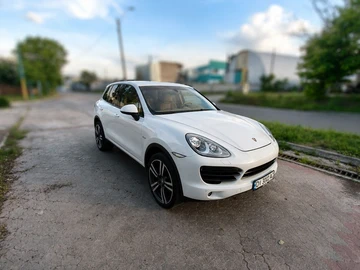 Авто Porsche Cayenne 2013 № 8875470