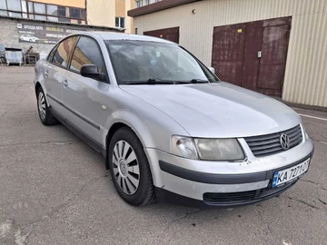 Авто Volkswagen Passat Sedan 1998 № 8876206