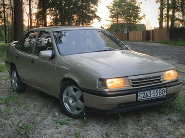 Авто Opel Vectra 1990 № 8876291