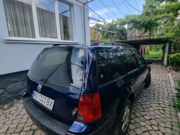 Авто Volkswagen Golf 2000 № 8876412