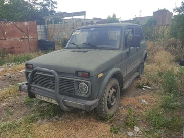 Авто ВАЗ 2121 1990 № 8876492
