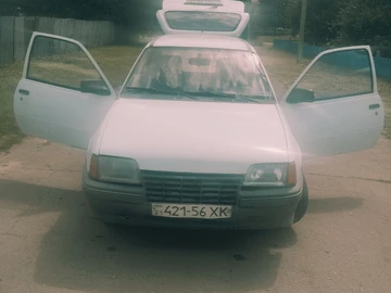 Авто Opel Kadett 1988 № 8876599