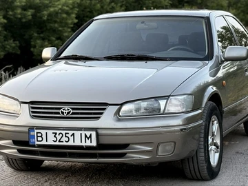 Авто Toyota Camry 2000 № 8877112