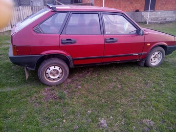 Авто ВАЗ 2109 1988 № 8877350