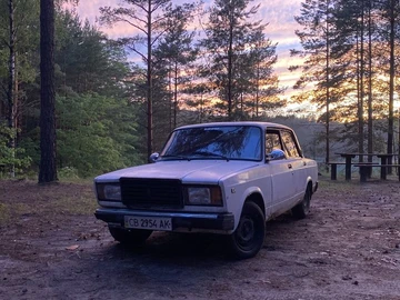 Авто ВАЗ 2107 1993 № 8877510