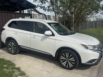 Авто Mitsubishi Outlander 2018 № 8877864