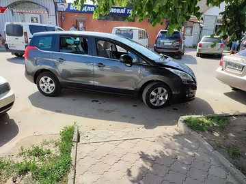Авто Peugeot 5008 2013 № 8878055