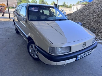 Авто Volkswagen Passat Sedan 1989 № 8878059