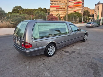 Авто Mercedes 220 2000 № 8878435
