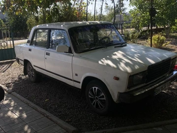Авто ВАЗ 2107 1988 № 8878650
