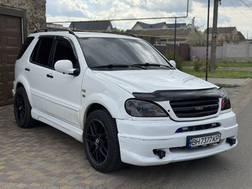 Авто Mercedes Ml Серия 2000 № 8879225