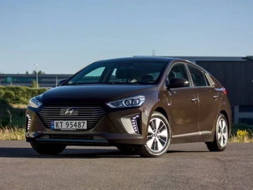 Авто Hyundai Ioniq 2017 № 8879530