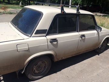 Авто ВАЗ 2107 1989 № 8880012