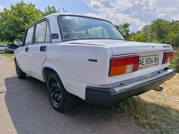 Авто ВАЗ 2105 1982 № 8880417
