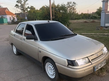 Авто ВАЗ 2110 2001 № 8881109
