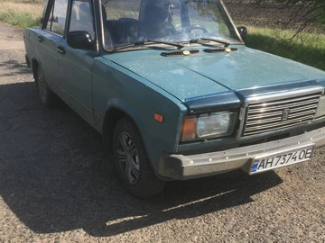Авто ВАЗ 2107 2004 № 8881391