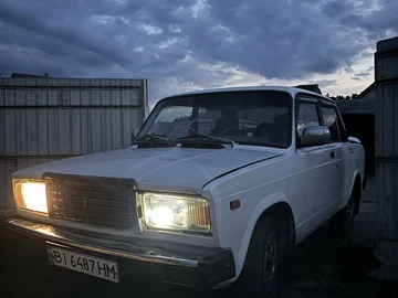 Авто ВАЗ 2107 1992 № 8882450