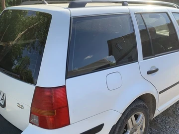 Авто Volkswagen Golf 2000 № 8882529