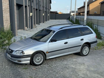 Авто Toyota Avensis 2001 № 8883070