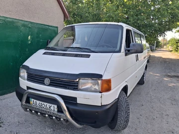 Авто Volkswagen Transporter 2000 № 8883189