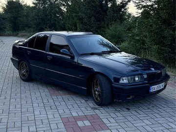 Авто BMW 3 Серия 1993 № 8883233