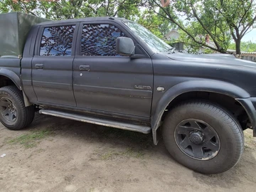 Авто Mitsubishi L 200 2002 № 8883254