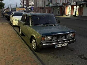 Авто ВАЗ 2107 2007 № 8883814