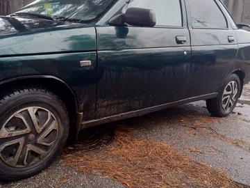 Авто ВАЗ 2110 2002 № 8884435