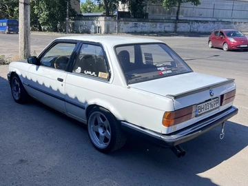 Авто BMW M3 1989 № 8884504