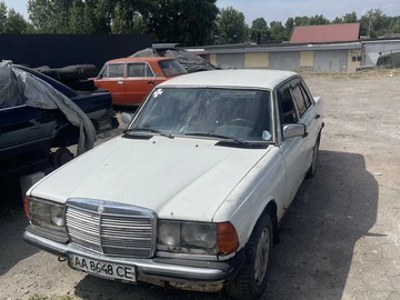 Авто Mercedes W123 1978 № 8884786